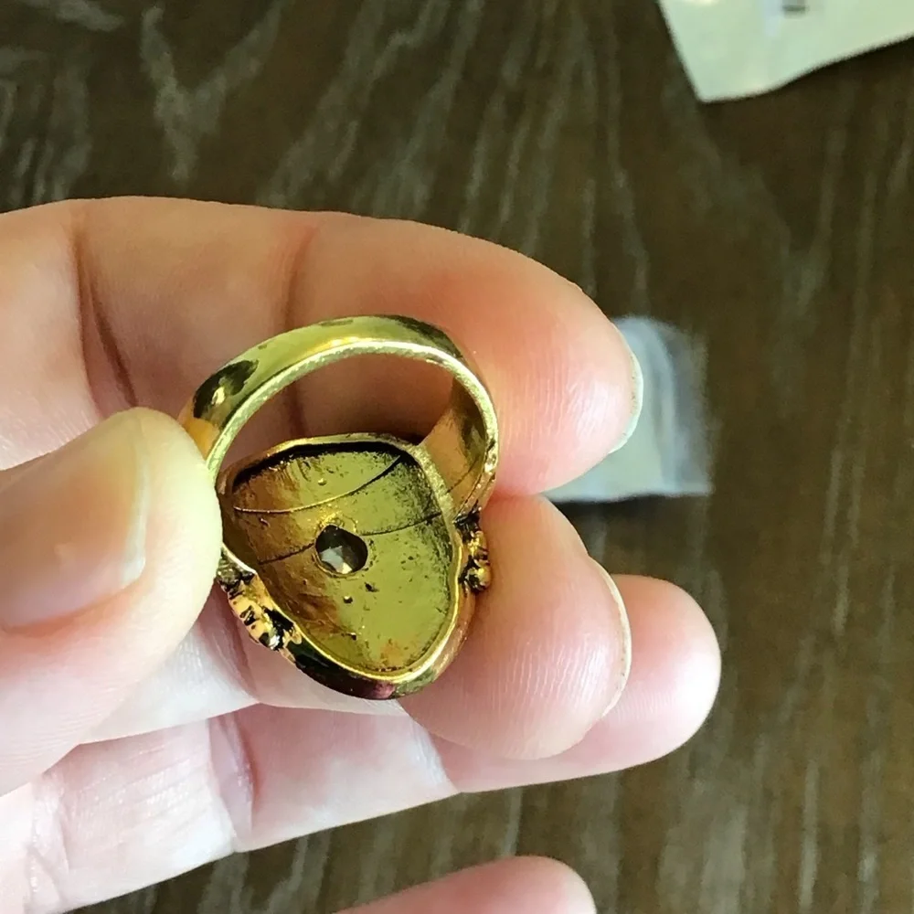 NWOT Exquisite Vintage Inspired Faux Ruby Rhinestone Cocktail Statement Ring